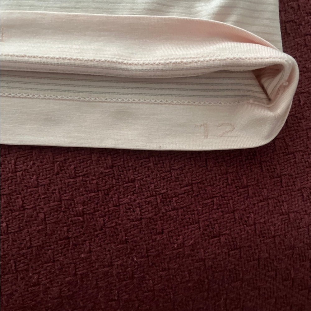 Lululemon long sleeve - Picture 3 of 6